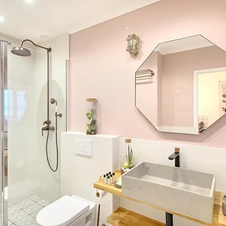 Cmg Collard / Jardin Du Luxembourg Apartment